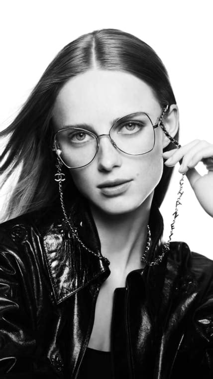 chanel lunette 2022|Campaign 2022 – CHANEL Eyewear .